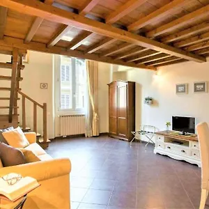 Apartment Charming Cavour Heart Of, Florence